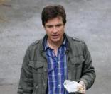 Jason Bateman sur le tournage de The Baster à New York avec Jennifer Aniston le 14 mai 2009