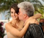 Séquence bisou pour Penélope et son réalisateur fétiche Pedro Almodovar