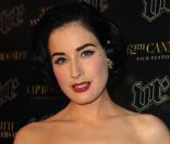 Dita von Teese a offert un superbe chaud au VIP Room, le 18 mai, à Cannes !
