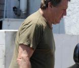 Ryan O'neal va chercher les médicaments de sa compagne Farrah Fawcett, à Brentwood, 19 mai 2009