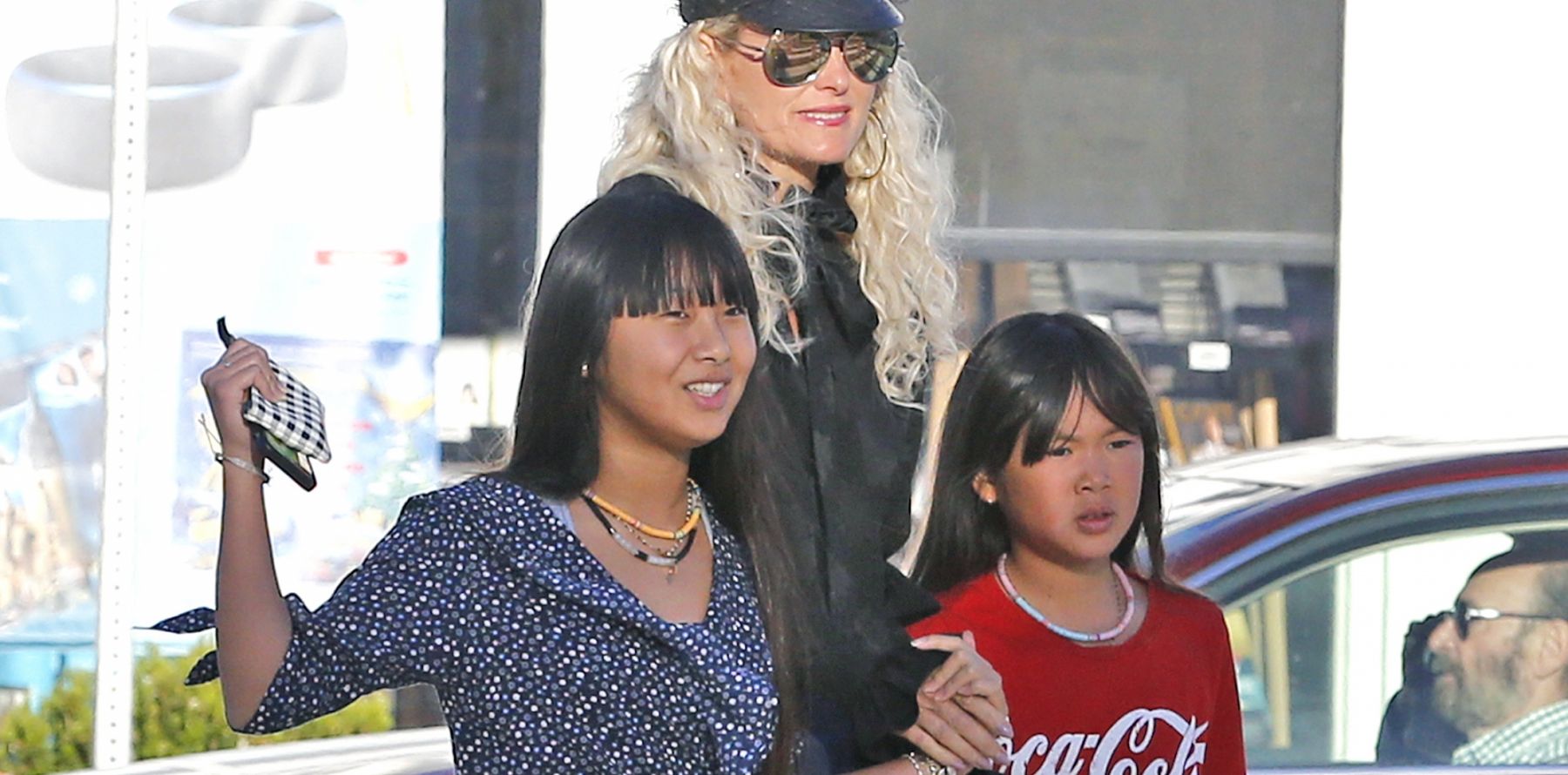 Jade Hallyday Retourne Au Vietnam Un Voyage Incroyable Avec Sa Maman Purepeople