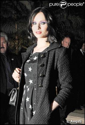 Sophie Ellis-Bextor à la sortie du 33 Portland Place
