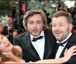 Valérie Amarou, Nicolas Rey et Eric Naulleau lors de la montée des marches du 22 mai 2009 du 62e Festival de Cannes