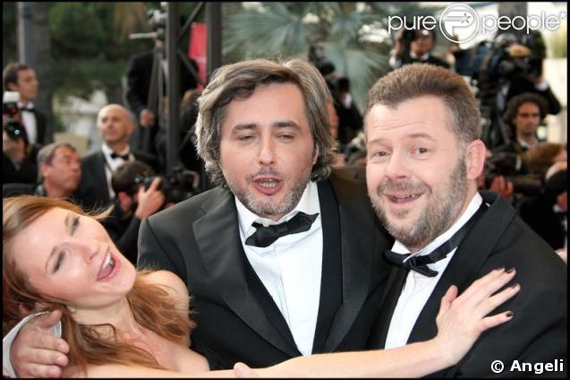 Valérie Amarou, Nicolas Rey et Eric Naulleau lors de la montée des marches du 22 mai 2009 du 62e Festival de Cannes