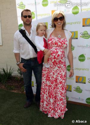 Jason Priestley, sa femme Naomi et leur fille Ava 