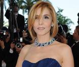 Clotilde Courau lors de la montée des marches du film Looking for Eric durant le Festival de Cannes 2009