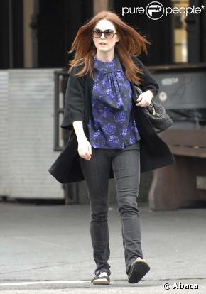 Julianne Moore se promène dans le Meat Packing à New-York le 27 mai 2009.