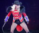Britney Spears sur la scène de l'Arena 02 (Londres) hier soir pour le début de sa tournée européenne