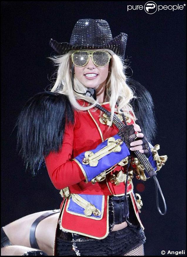 Britney Spears sur la scène de l'Arena 02 (Londres) hier soir pour le début de sa tournée européenne