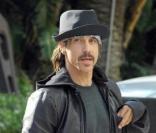 Anthony Kiedis se rendant au match des finales NBA opposant les Lakers à Orlando Magic au Staples Center de Los Angeles le 4 juin  2009