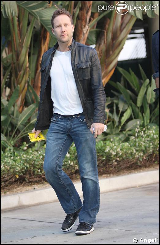 Michael Rosenbaum se rendant au match des finales NBA opposant les Lakers à Orlando Magic au Staples Center de Los Angeles le 4 juin 2009