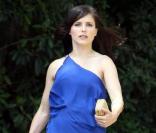 Sophia Bush à la sortie d'une vente aux enchères de sacs, visiblement contente...