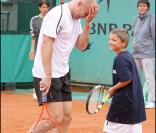 Steffi Graf et Andre Agassi jouent à Roland-Garros pour leurs associations le 6 juin 2009