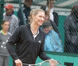 Steffi Graf et Andre Agassi jouent à Roland-Garros pour leurs associations le 6 juin 2009