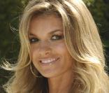 La superbe Marisa Miller... une naïade splendide sur une plage ensoleillée !