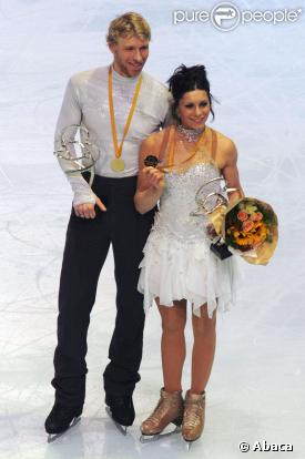 Les patineurs français Isabelle Delobel et Olivier Schoenfelder