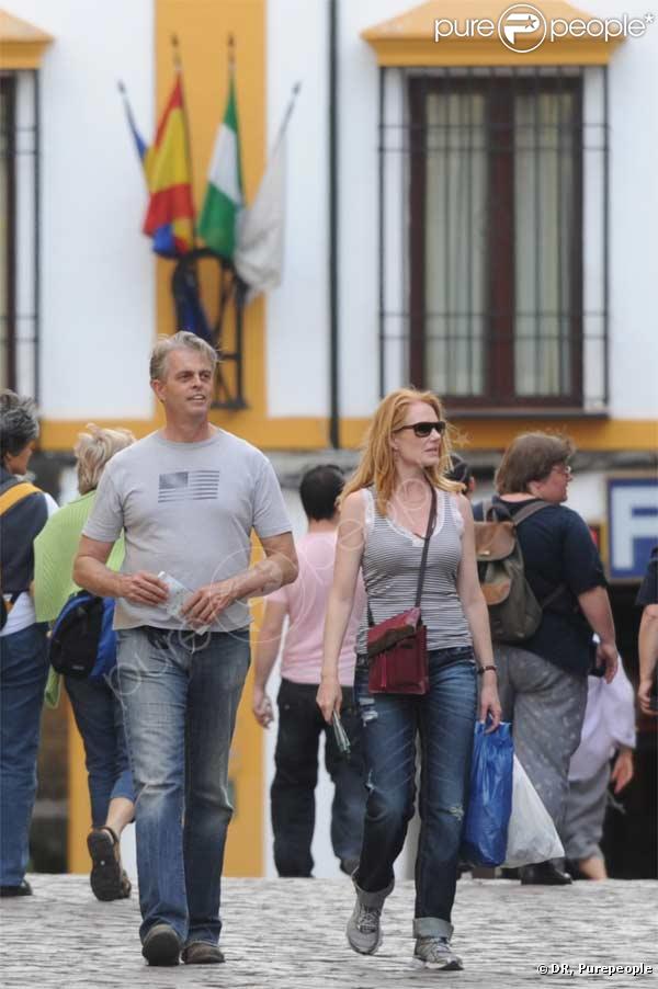 Marg Helgenberger à Cordoue en Espagne il y a quelques jours, en compagnie d'un nouvel homme !