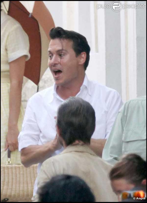 Johnny Depp fait le fou sur le tournage de The Rum Diary, à Porto Rico