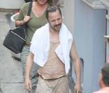 Giovanni Ribisi en guenilles sur le tournage de The Rum Diary, à Porto Rico