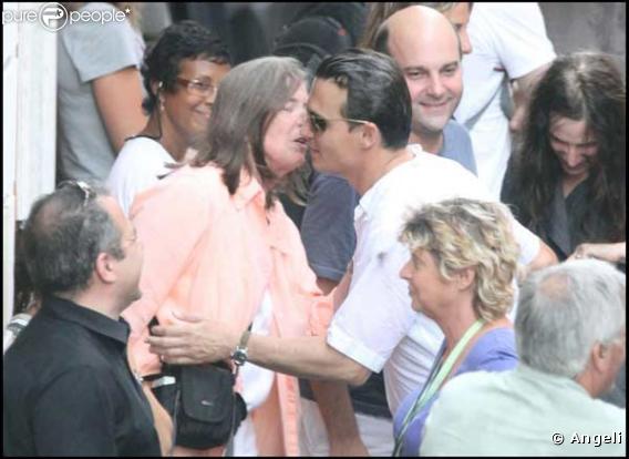 Johnny Depp charmant comme à son habitude sur le tournage de The Rum Diary, à Porto Rico