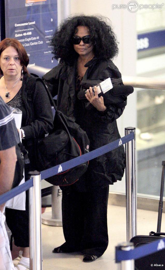 Diana Ross à l'aéroport de Los Angeles pour se rendre à New York le 29 mai 2009