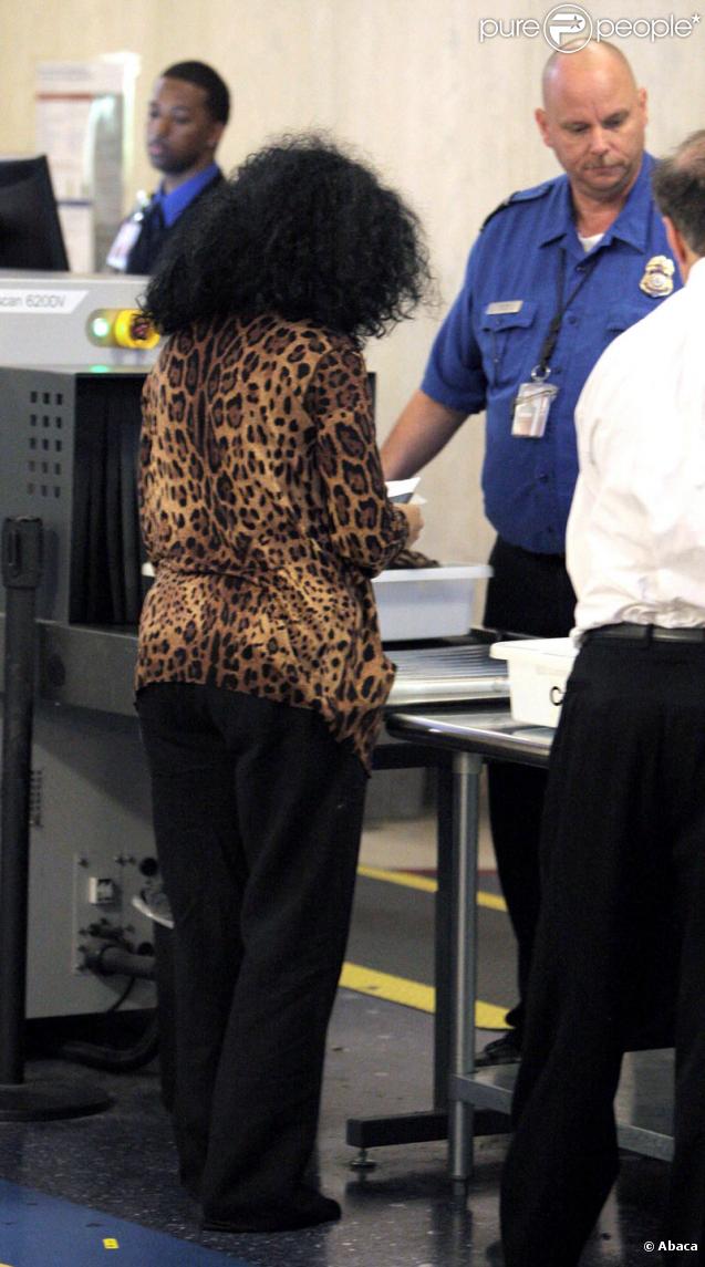 Diana Ross à l'aéroport de Los Angeles pour se rendre à New York le 29 mai 2009