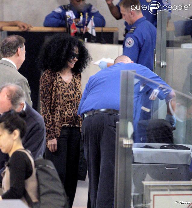 Diana Ross à l'aéroport de Los Angeles pour se rendre à New York le 29 mai 2009