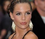 Danielle Lloyd absolument sublime sur le tapis rouge de l'avant-première de 