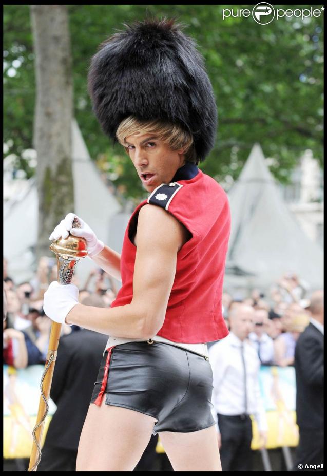 Sacha Baron Cohen, alias Brüno, à l'Empire Leicester Square de Londres, à l'occasion de l'avant-première britannique de 