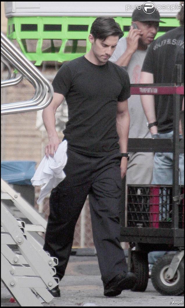 Zachary Quinto sur le tournage de Heroes, juin 2009