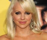 La superbe Anna Faris... sur tapis rouge !