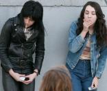 La jolie Kristen Stewart, sur le tournage de The Runaways, à Los Angeles, le 23 juin 2006 !