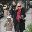 Premières photos de Madonna et la petite Mercy à Londres avec tous les enfants... et Guy Ritchie !
