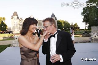 Christophe Lambert et Sophie Marceau ; terriblement romantiques lors de la Fête de la Fleur (Gironde, le 25 juin 2009)