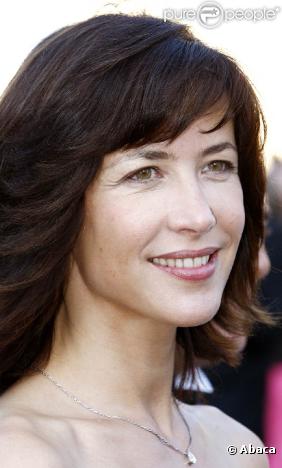 Un maquillage léger suffit à sublimer notre actrice préférée... 