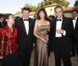 Le ministre du travail Xavier Darcos et sa femme Laure, en compagnie du couple Sophie Marcceau-Christophe Lambert à la Fête de la Fleur (Gironde, le 25 juin 2009)