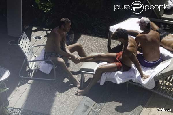 Cristiano Ronaldo se détend au bord de la piscine d'un hôtel de Las Vegas le 14 juin
