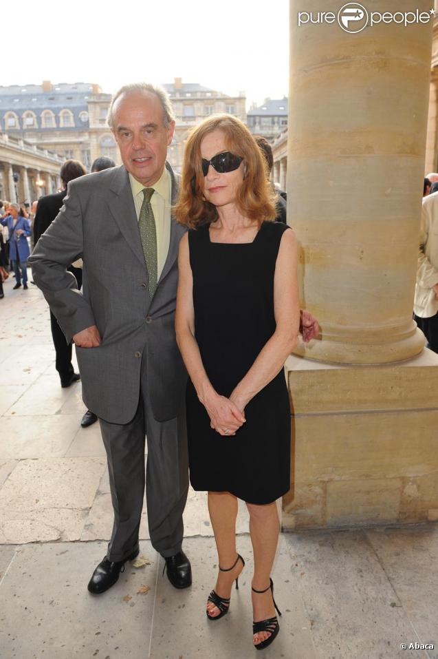 Isabelle Huppert et Frédéric Mitterrand à la soirée organisée par le ministère de la Culture hier soir