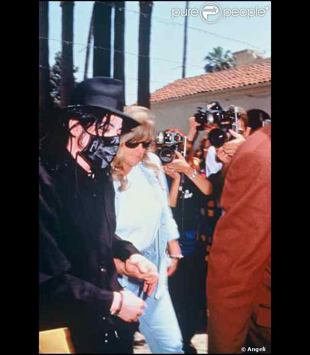 Debbie Rowe et Michael Jackson en 1996 