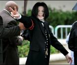 Michael Jackson en 2005 lors de son procès...