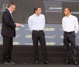 Lewis Hamilton et Pedro de la Rosa (centre) lors de la campagne des 