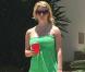 Pour Jessica Simpson c'est petite robe bustier tout en couleur, histoire de siroter une boisson bien fraîche en toute quiétude !