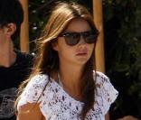 Miranda Kerr, un top toujours au top ! Sa tunique en maille est juste à tomber ! 
