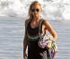 Kate Hudson : elle hésite même à se jeter à l'eau avec sa tunique, tellement elle ne veut plus la quitter...