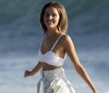Isabel Lucas, quant à elle, a choisi de porter un micro short taille haute pour une allure qui fait rêver ! 