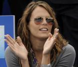 Laure Manaudou soutient son amoureux Frédéric Bousquet au 3e Open EDF de natation. Elle est accompagnée de son avocat Didier Poulmaire. 20/06/09