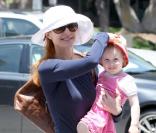 Marcia Cross et l'une de ses filles à Los Angeles (8 juillet 2009)