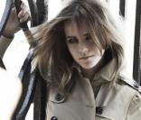 Emma Watson dans la campagne automne-hiver 09/10 Burberry 