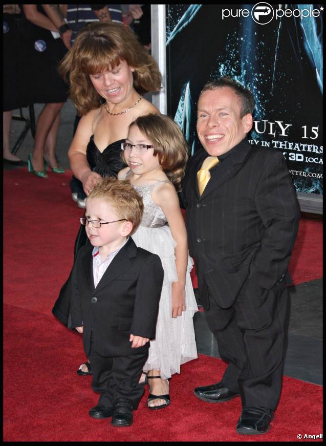 Warick Davis et sa familleà la Première de 