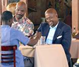 Charlie Murphy et Forest Whitaker sur le tournage de Family Wedding, le 9/07/09